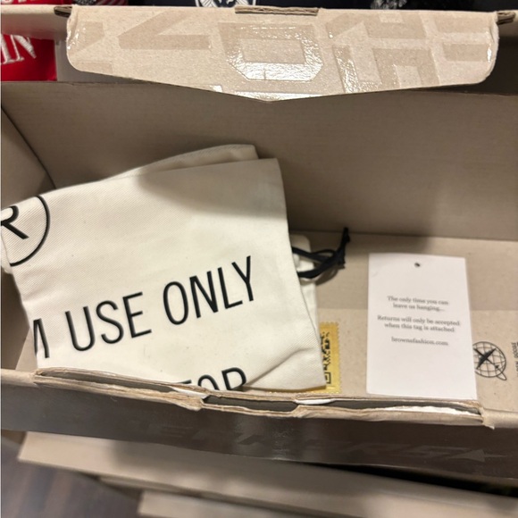 Golden Goose Superstar Sneakers with Gold and Black Accents - Picture 12 of 16